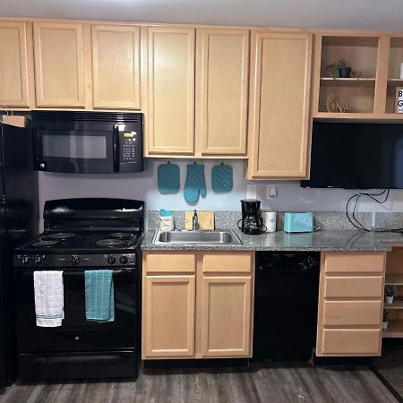 Spooky Low Rate!! Downtown With Free Parking Apartamento Indianápolis Exterior foto